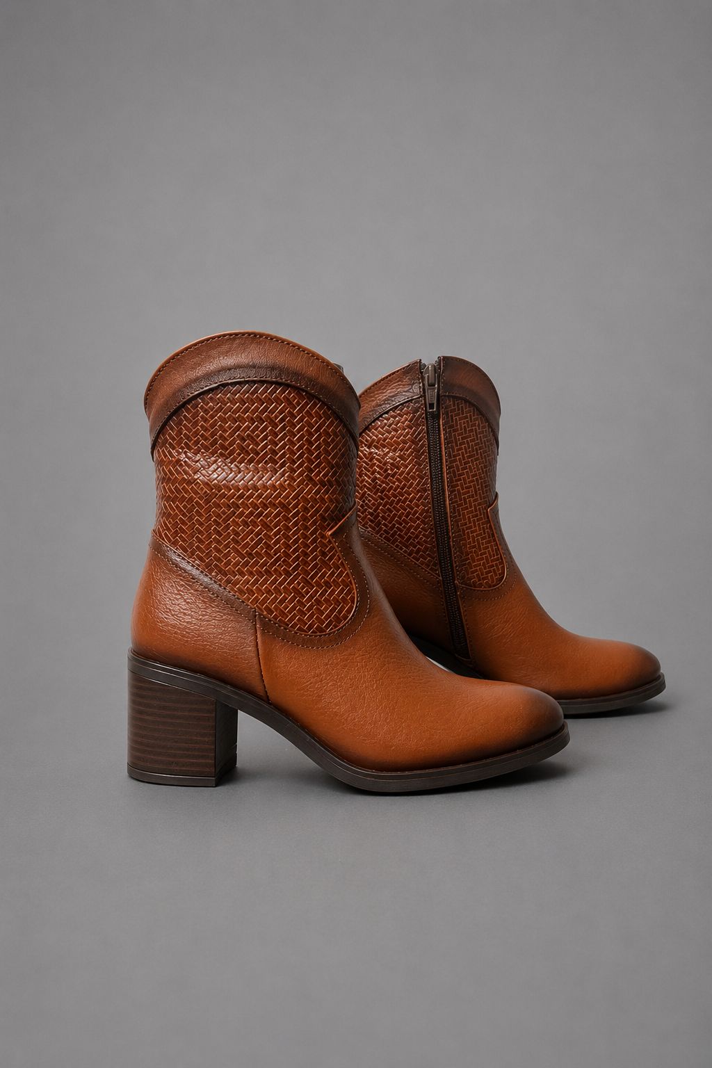 BOTIN CORTO DE PIEL TACON 5
