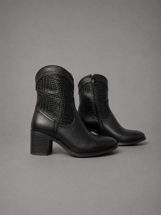 BOTIN CORTO DE PIEL CON TACON DE 5 CM NEGRO