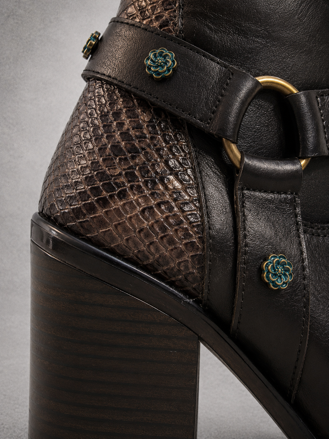 BOTIN VAQUERO DE PIEL PARA DAMA TACON ACUBANADO Y SUELA ANTIDERRAPANTE ALLAN 080