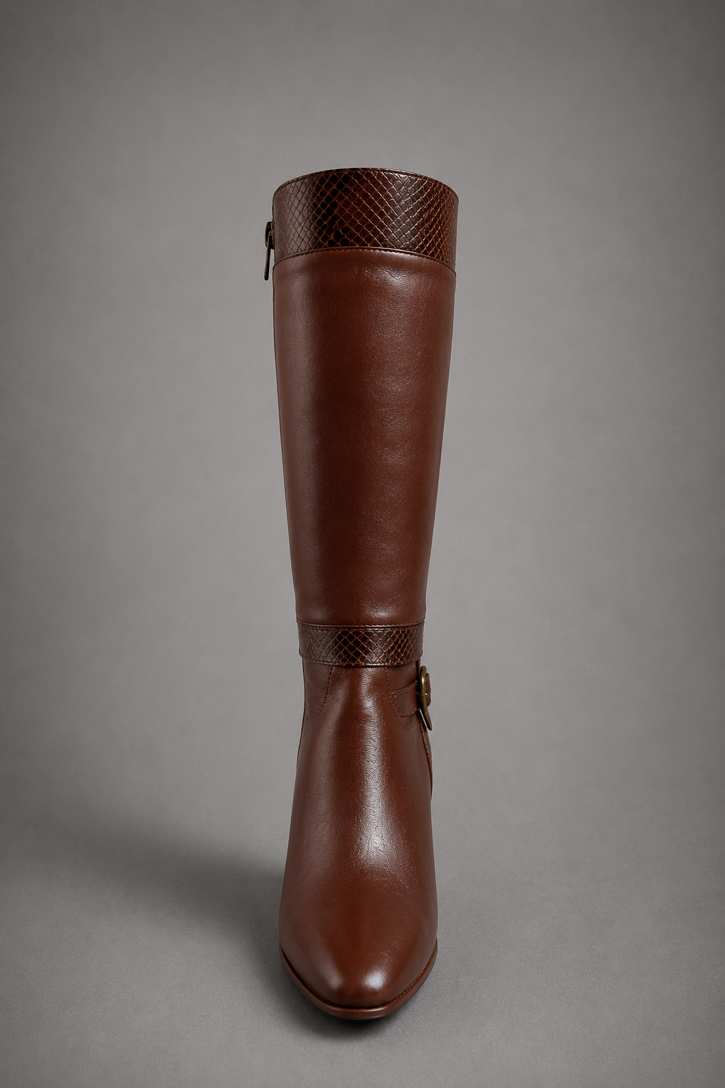 BOTA DE PIEL CON TACON ANCHO PARA DAMA Y DETALLES CON GRABADO DE SERPIENTE FICHI 201