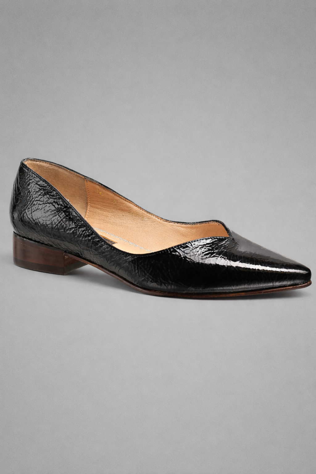 ZAPATILLA DE CHAROL CORRUGADO JOSSEFINA 011