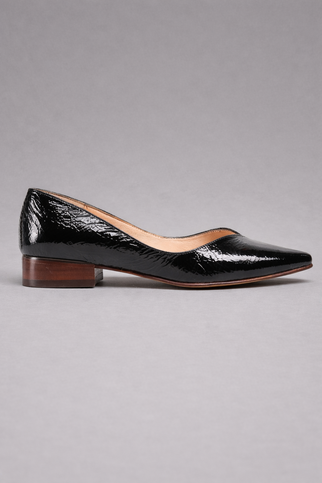 ZAPATILLA DE CHAROL CORRUGADO JOSSEFINA 011