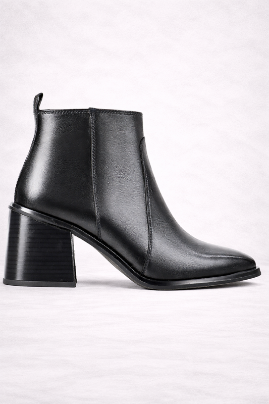 BOTIN DE PIEL LIVIANA 701