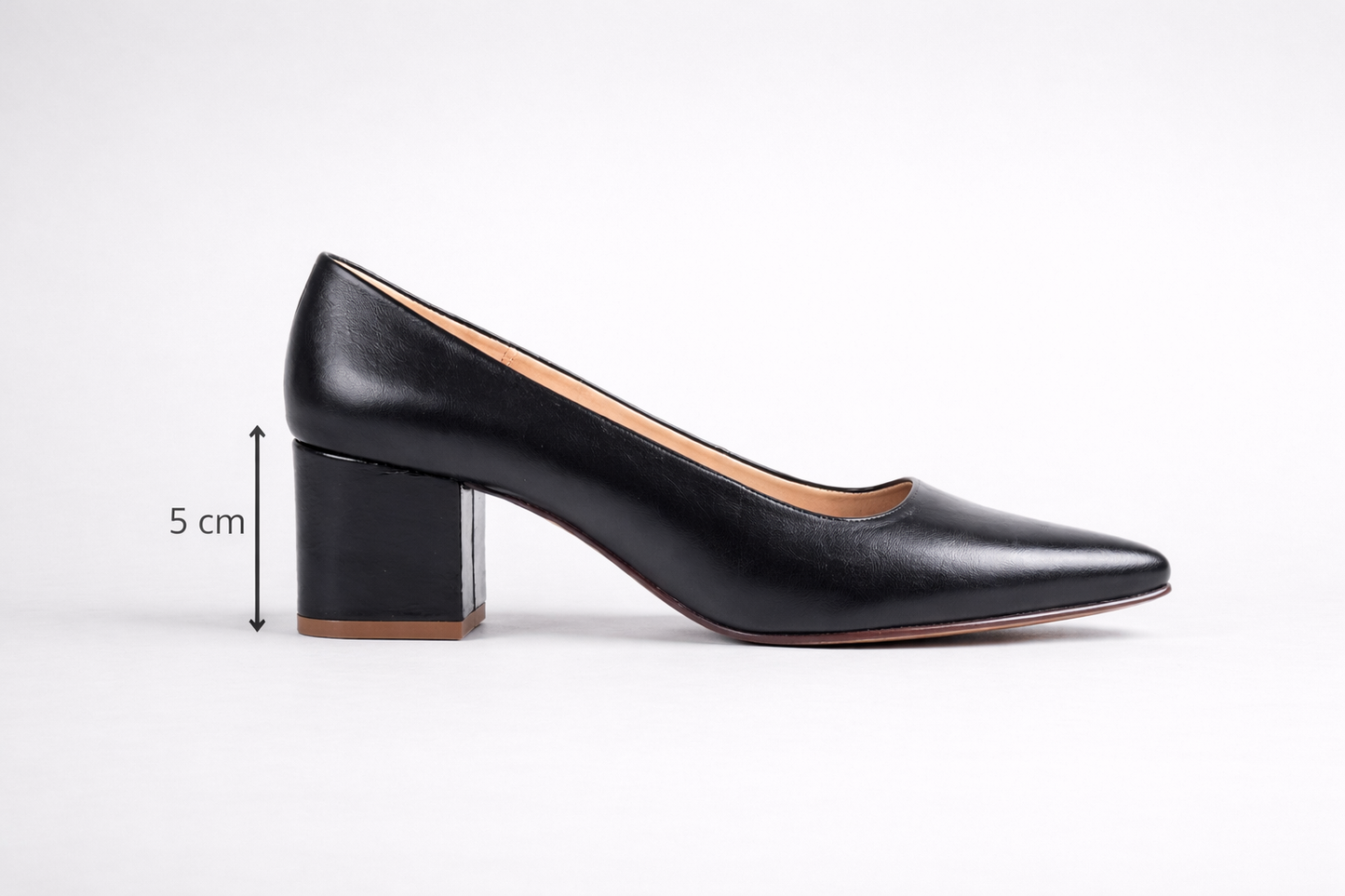 ZAPATILLA DE PIEL SAM 710