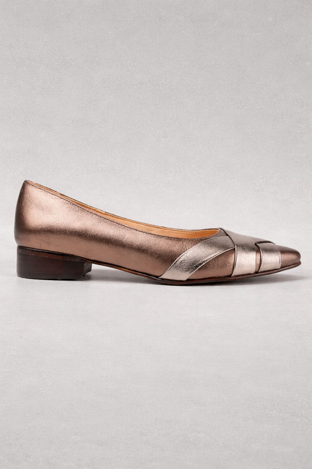 ZAPATILLA DE PIEL JOSSEFINA 08