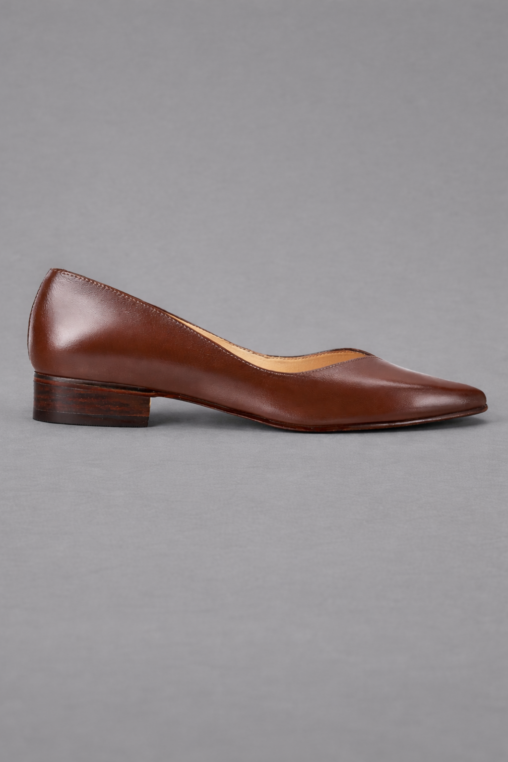 ZAPATILLA DE PIEL JOSSEFINA 011