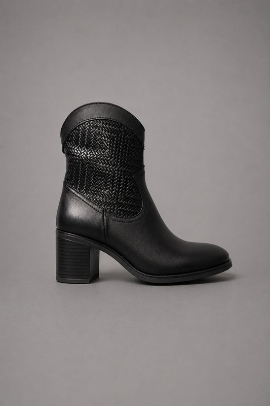 BOTIN CORTO DE PIEL CON TACON DE 5 CM NEGRO