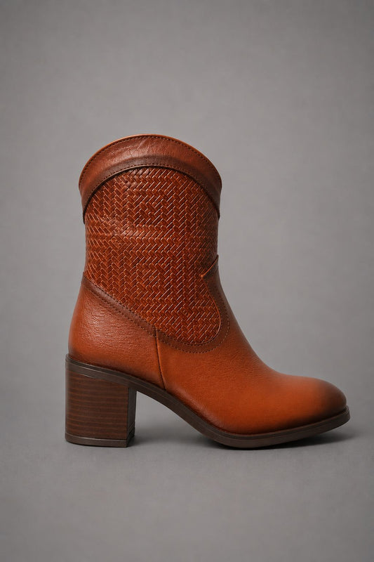BOTIN CORTO DE PIEL TACON 5